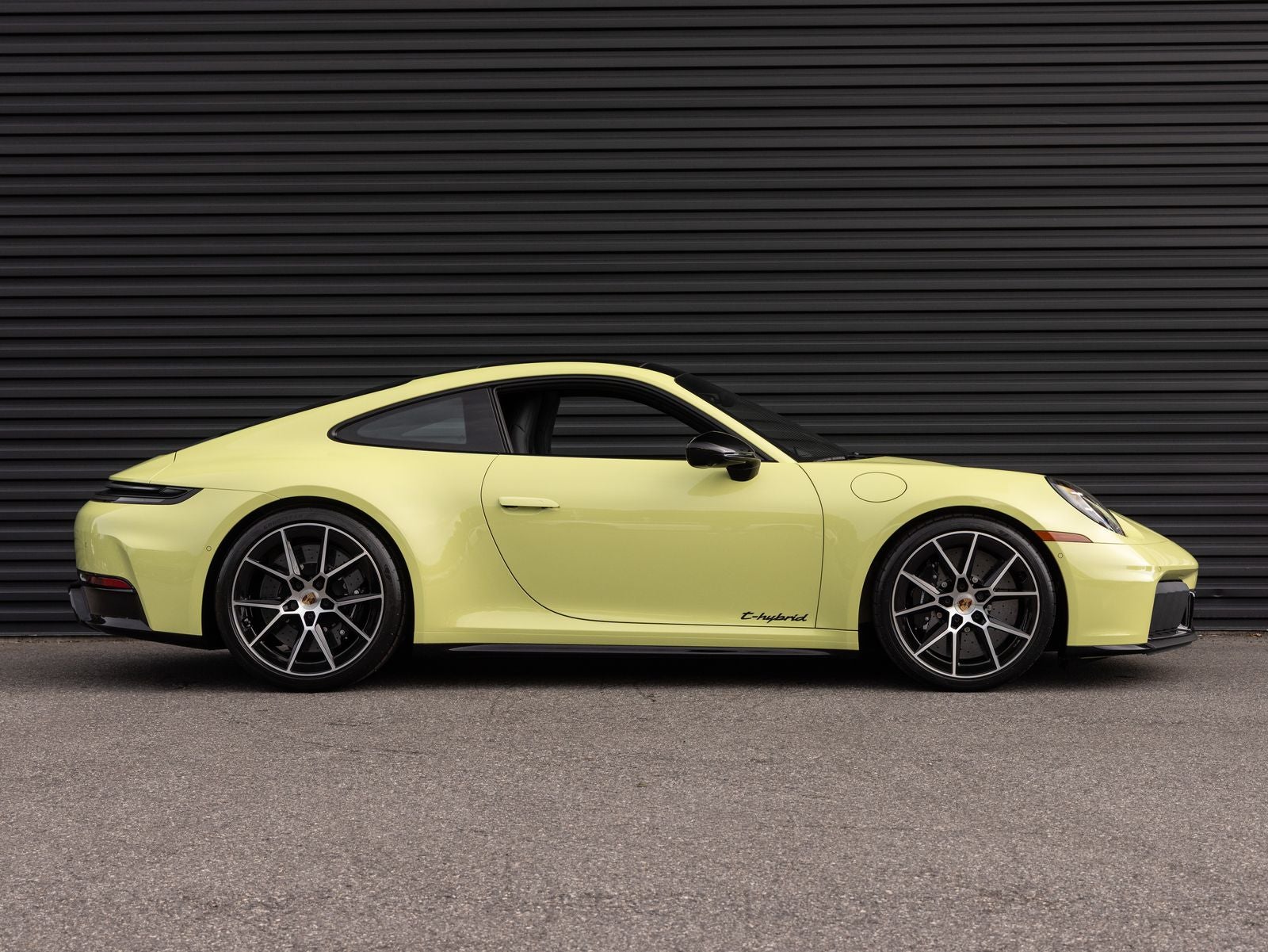 2025 Porsche 911 911 Carrera 4 GTS