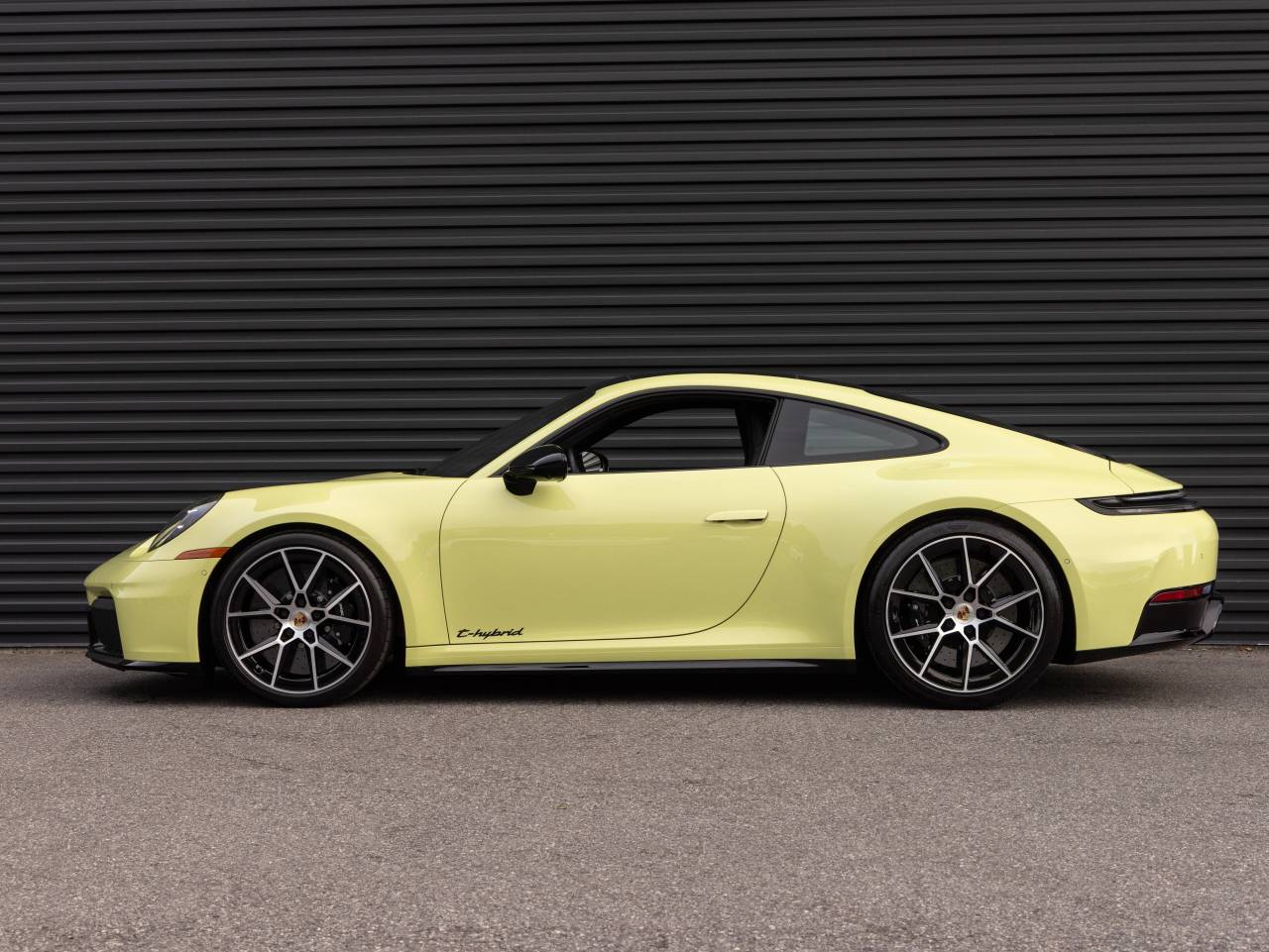 2025 Porsche 911 911 Carrera 4 GTS