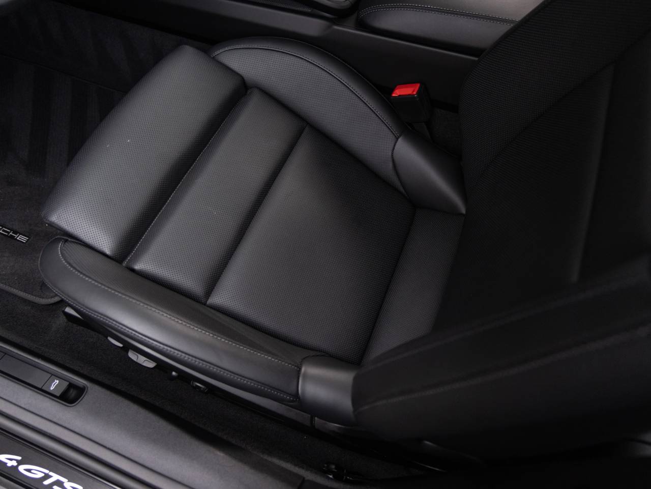 2025 Porsche 911 911 Carrera 4 GTS