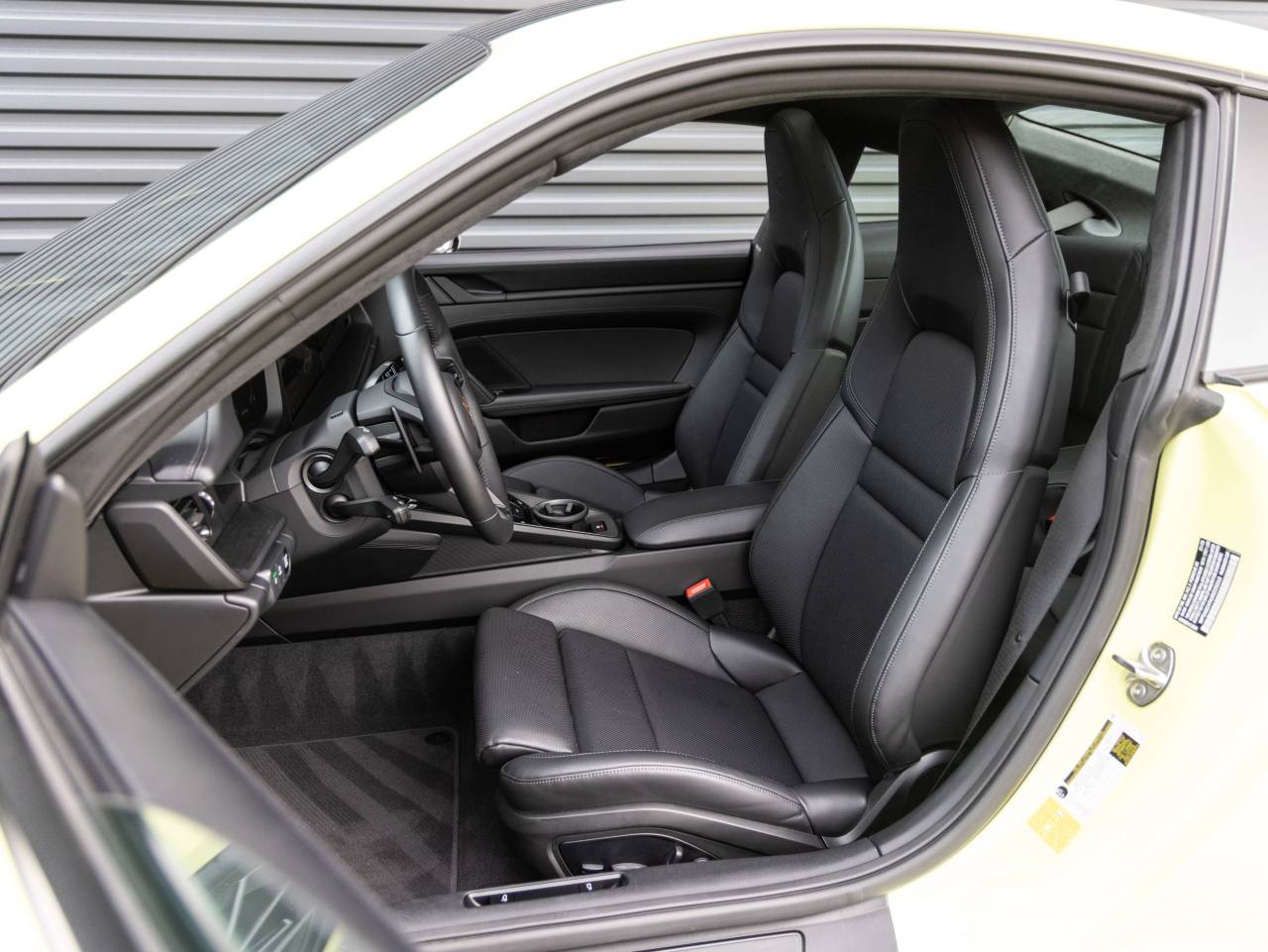 2025 Porsche 911 911 Carrera 4 GTS