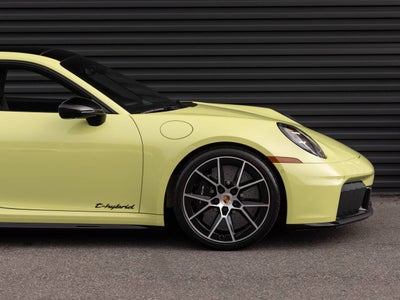 2025 Porsche 911 911 Carrera 4 GTS