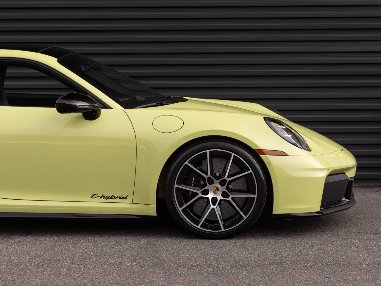 2025 Porsche 911 911 Carrera 4 GTS