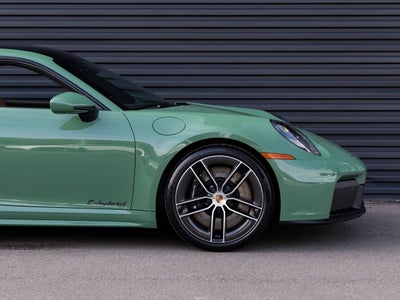 2026 Porsche 911 911 Carrera 4 GTS