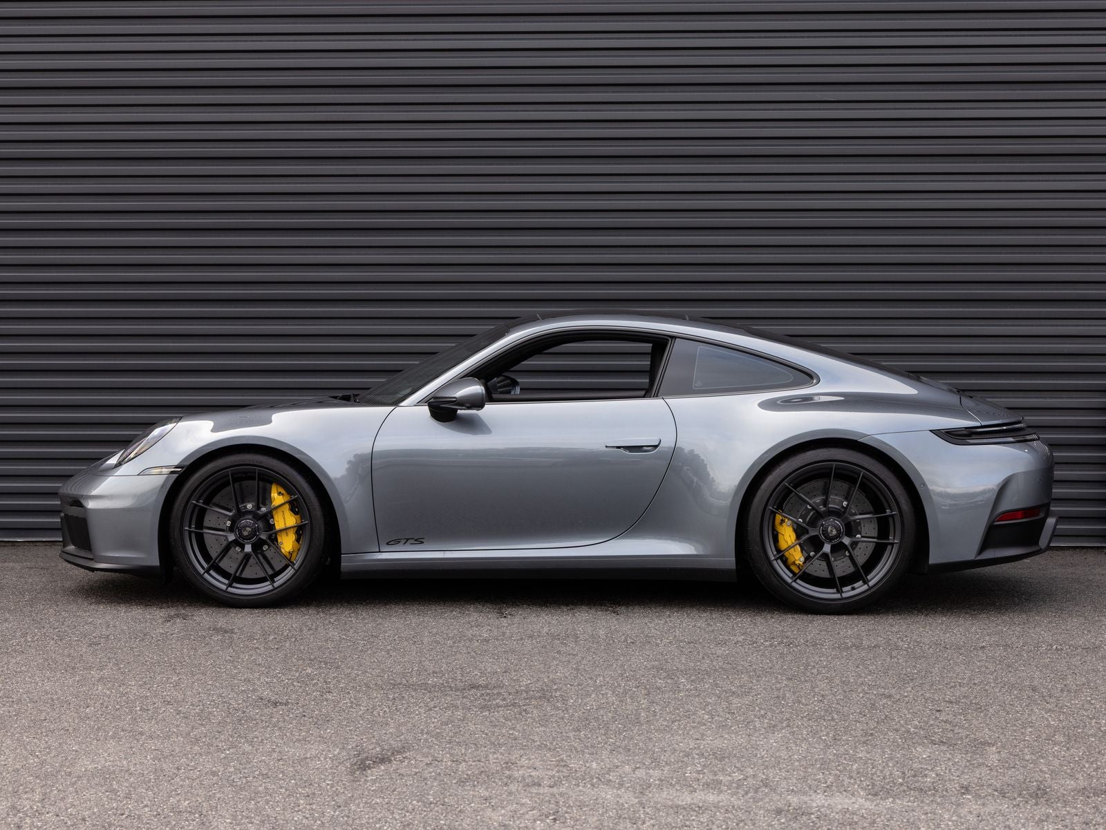 2025 Porsche 911 911 Carrera 4 GTS