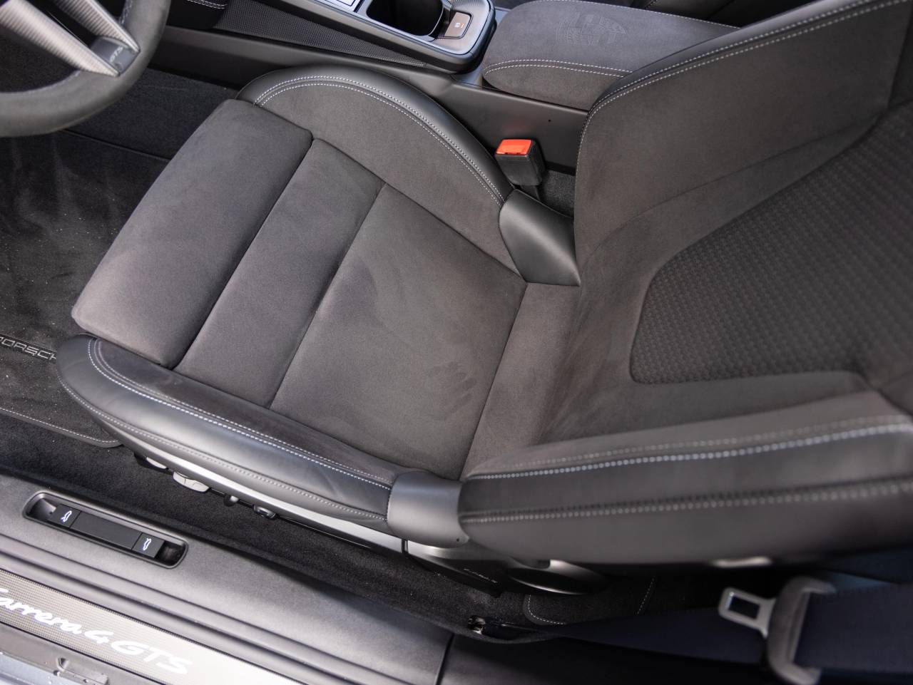 2025 Porsche 911 911 Carrera 4 GTS