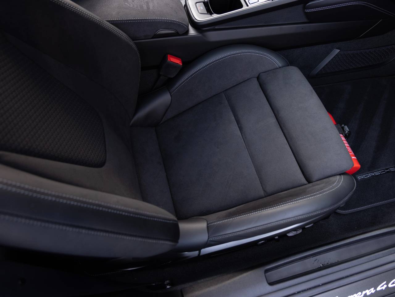 2025 Porsche 911 911 Carrera 4 GTS