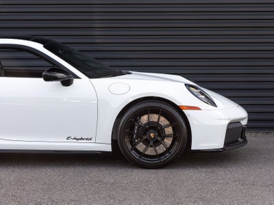 2025 Porsche 911 911 Carrera GTS