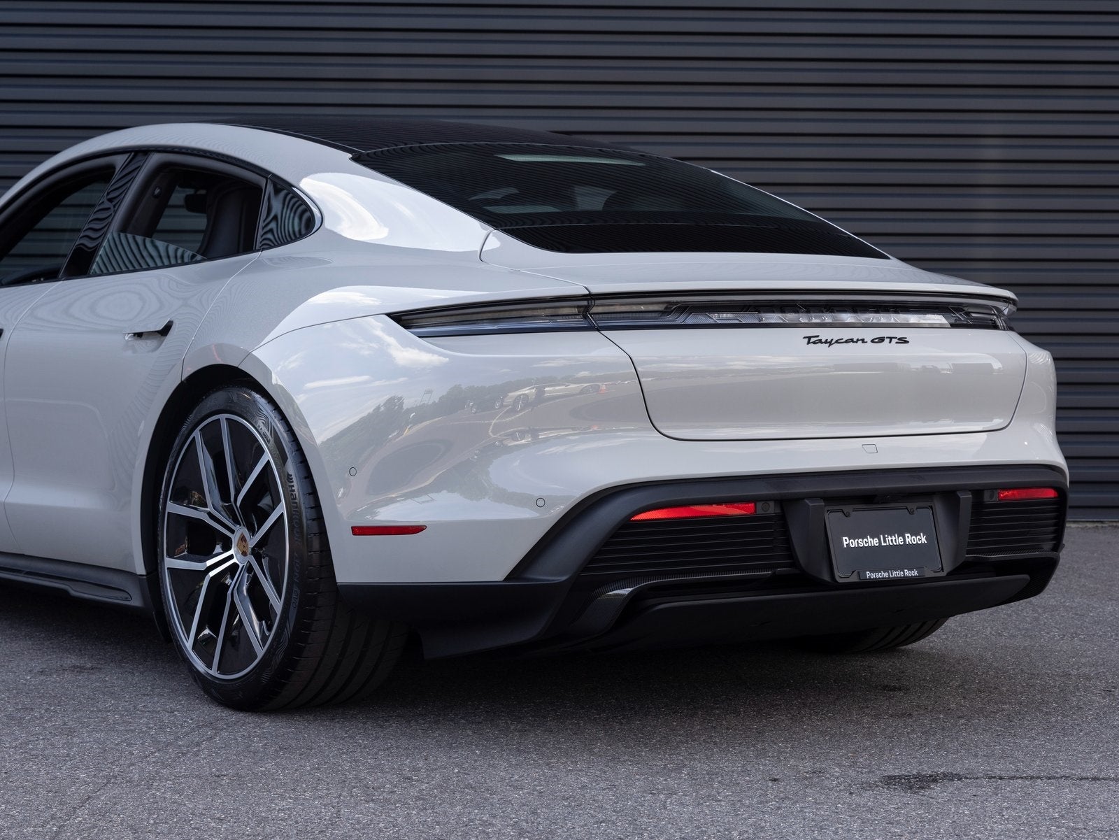 2025 Porsche Taycan Taycan GTS