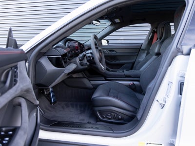 2025 Porsche Taycan Taycan GTS