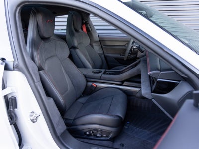 2025 Porsche Taycan Taycan GTS