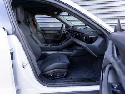 2025 Porsche Taycan Taycan GTS