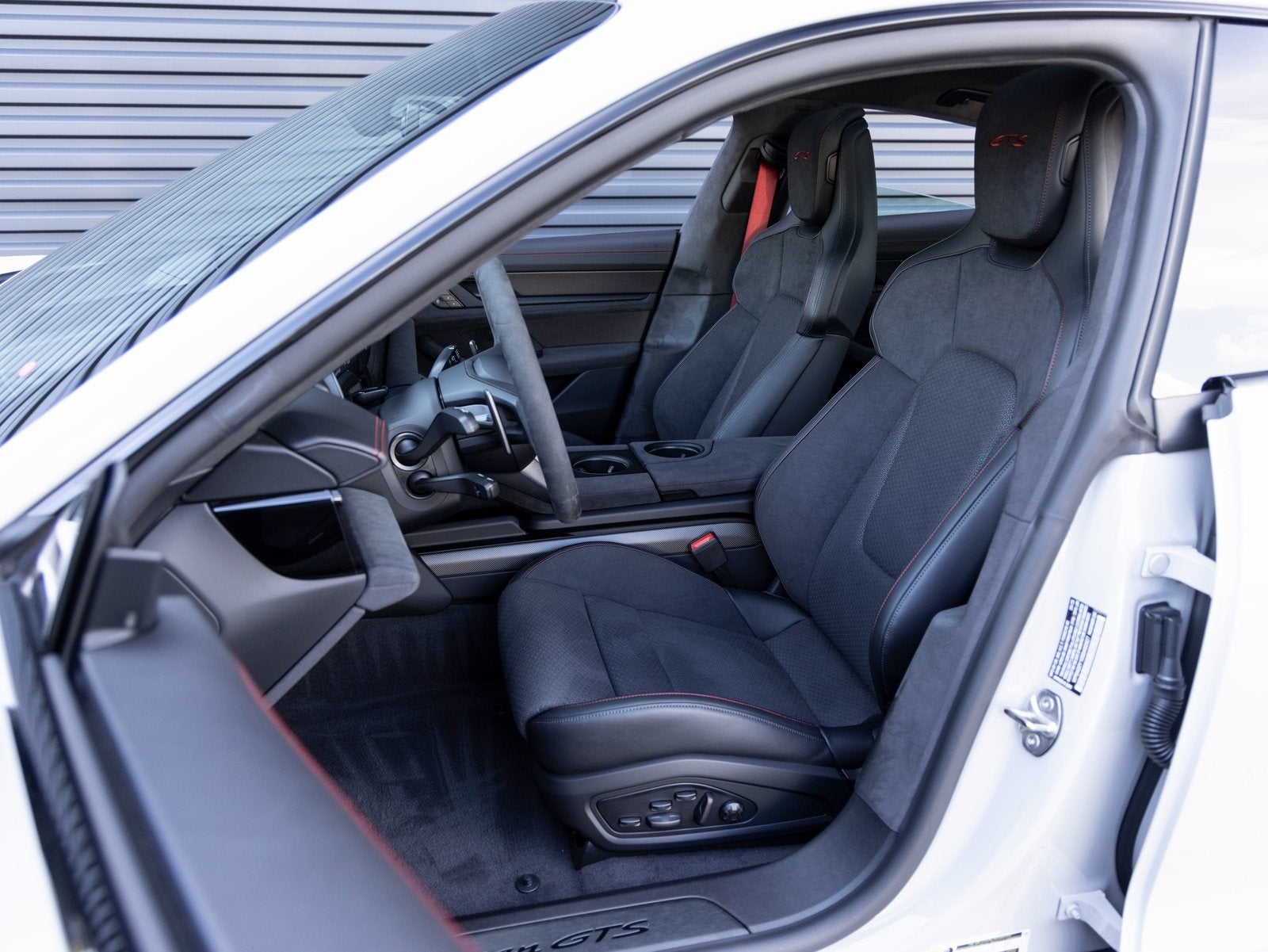 2025 Porsche Taycan Taycan GTS