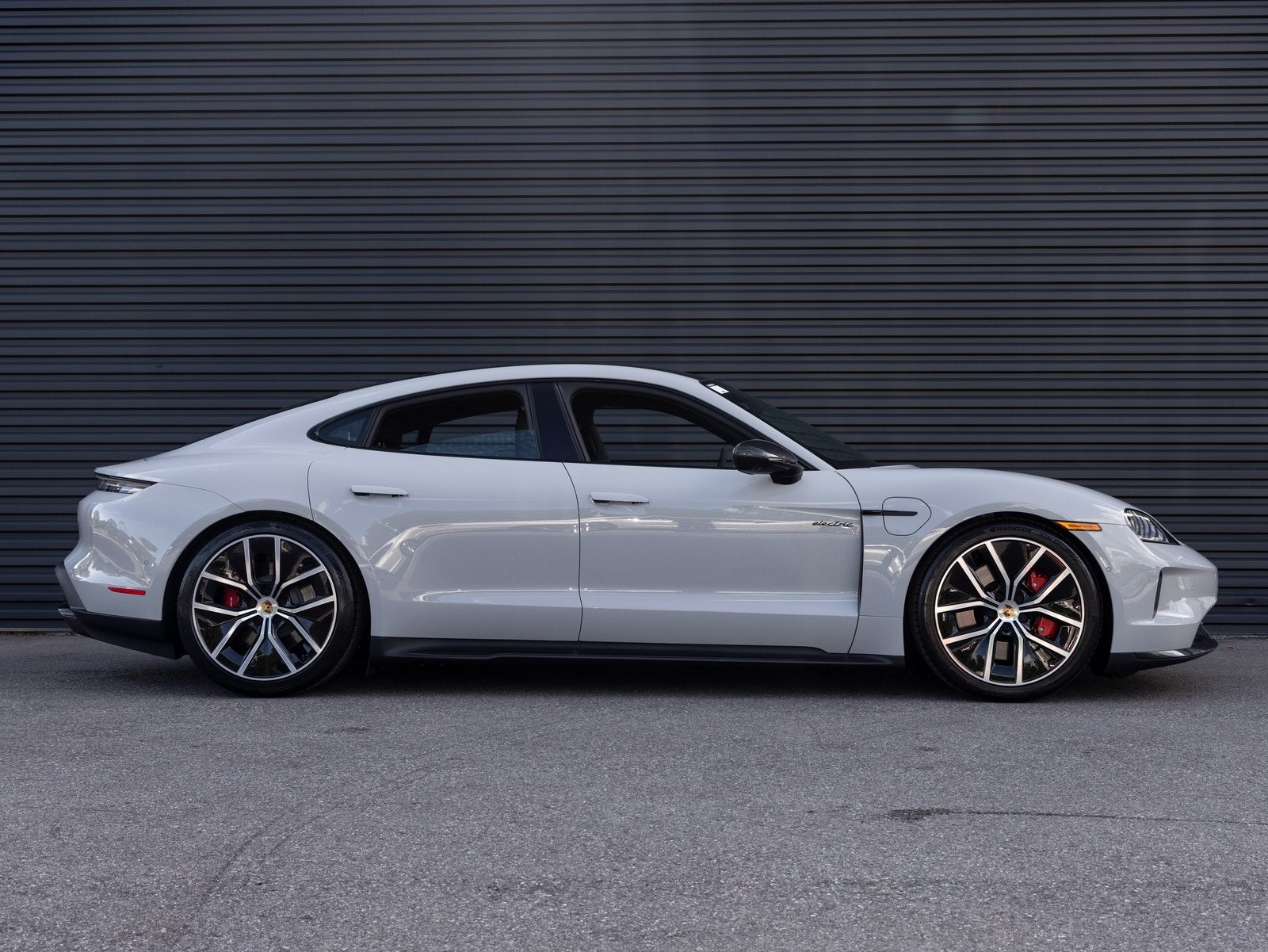 2025 Porsche Taycan Taycan GTS