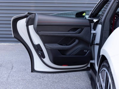 2025 Porsche Taycan Taycan GTS