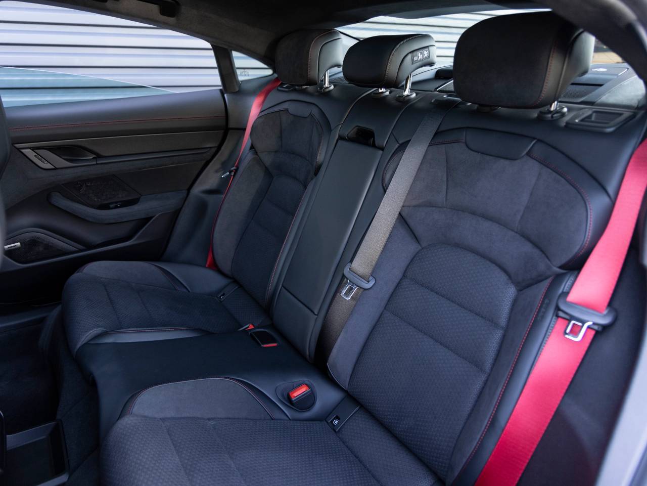 2025 Porsche Taycan Taycan GTS