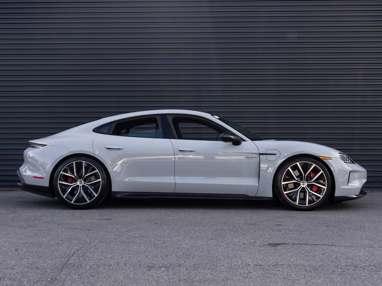 2025 Porsche Taycan Taycan GTS