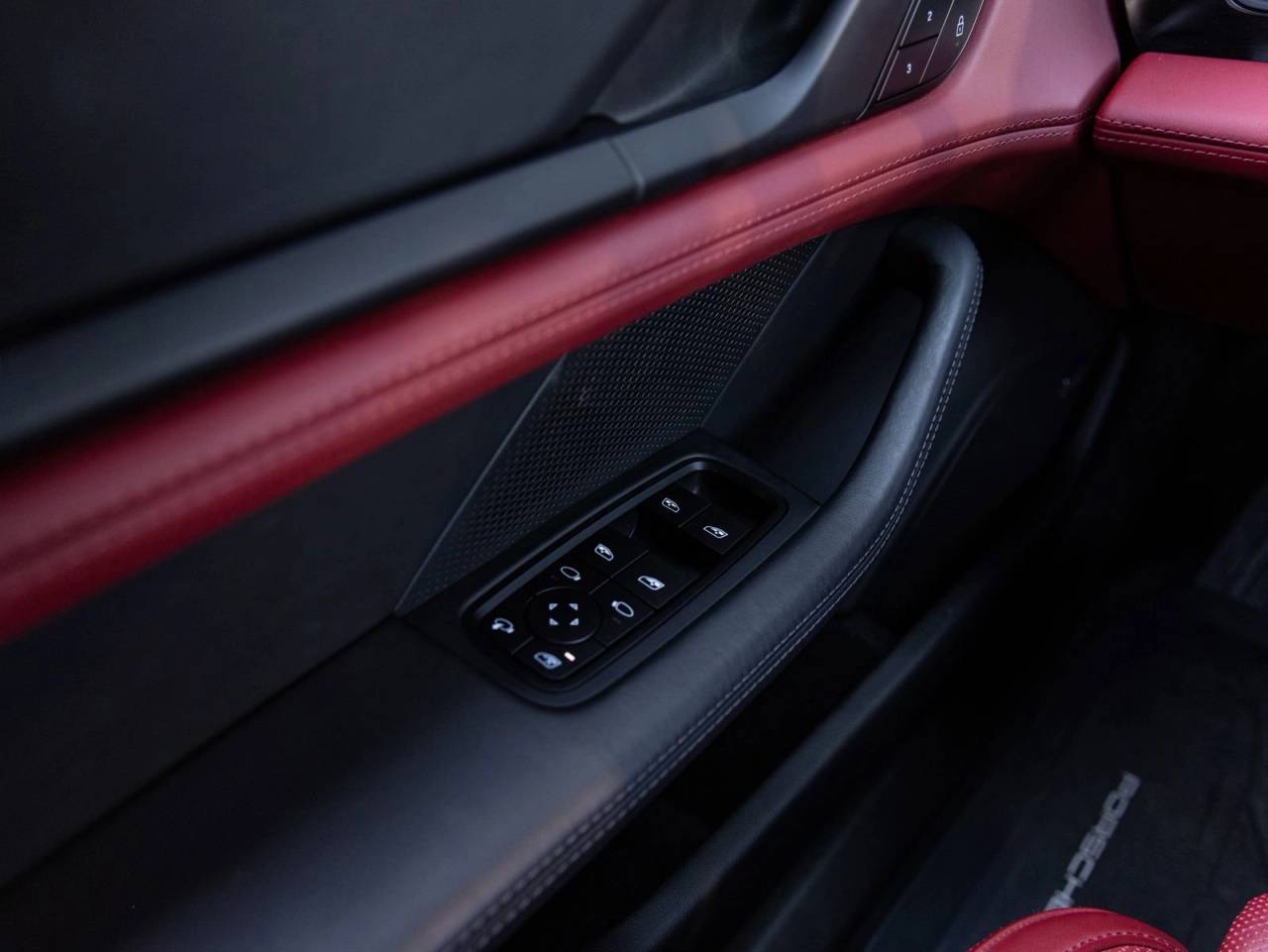 2023 Porsche Taycan Taycan GTS (MY23)