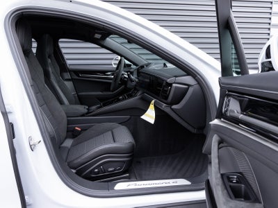 2026 Porsche Panamera Panamera 4 E-Hybrid