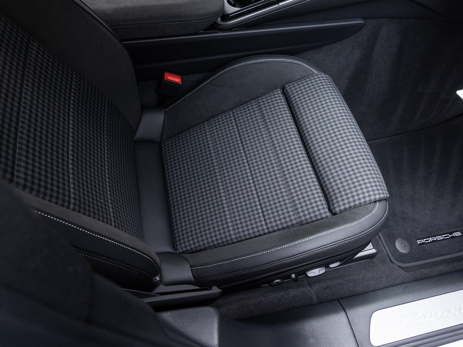 2026 Porsche Panamera Panamera 4 E-Hybrid