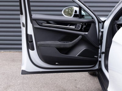 2026 Porsche Panamera Panamera 4 E-Hybrid