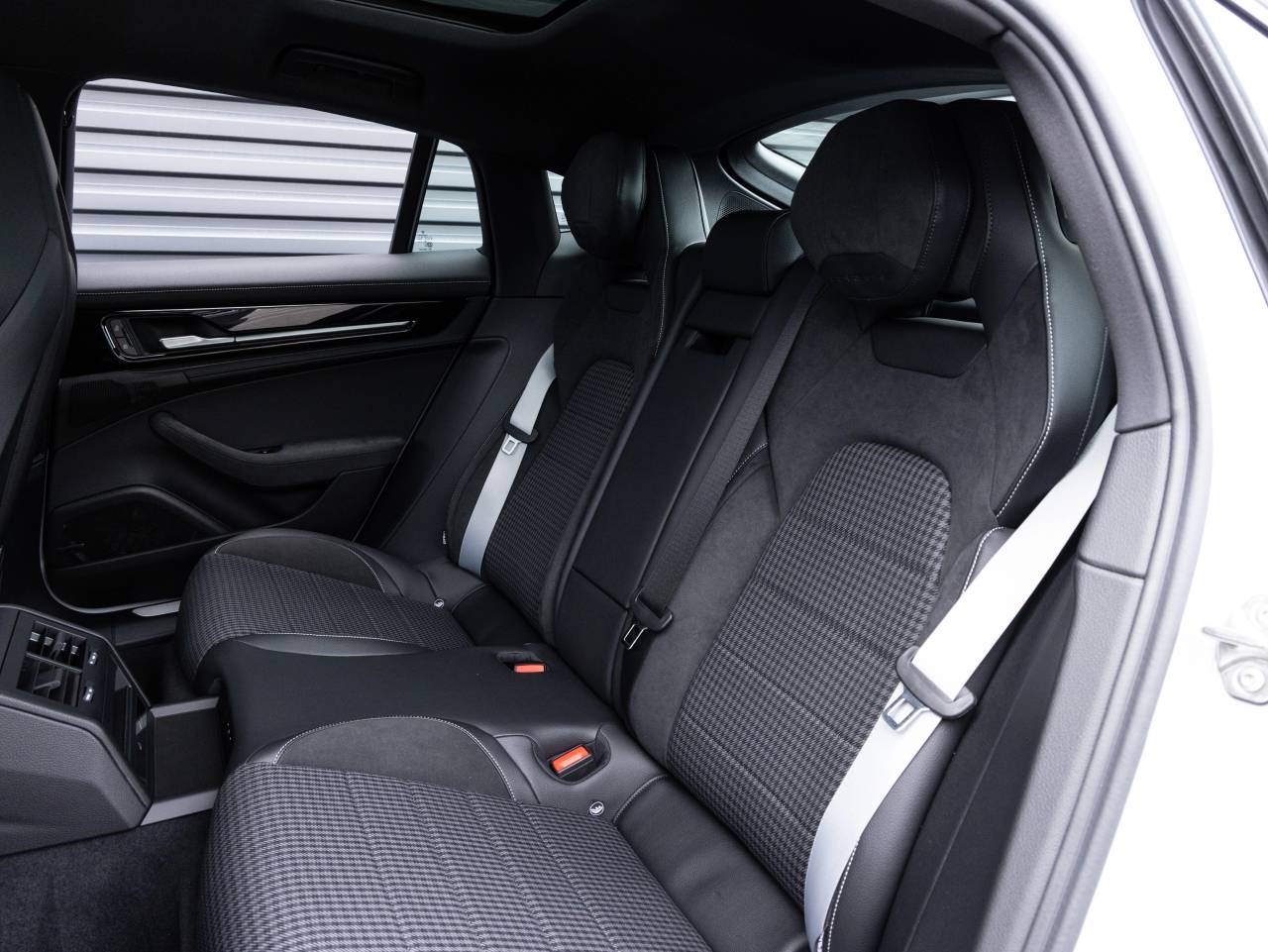 2026 Porsche Panamera Panamera 4 E-Hybrid