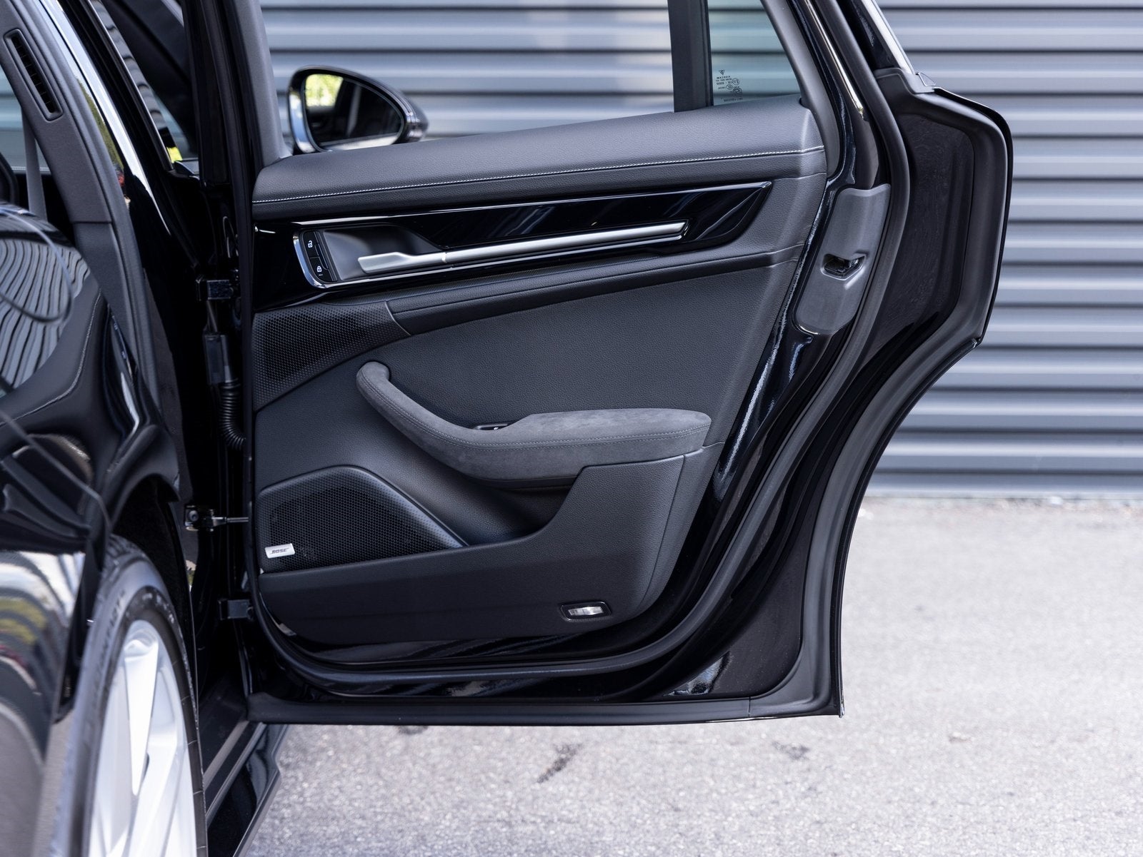 2025 Porsche Panamera Panamera 4 E-Hybrid