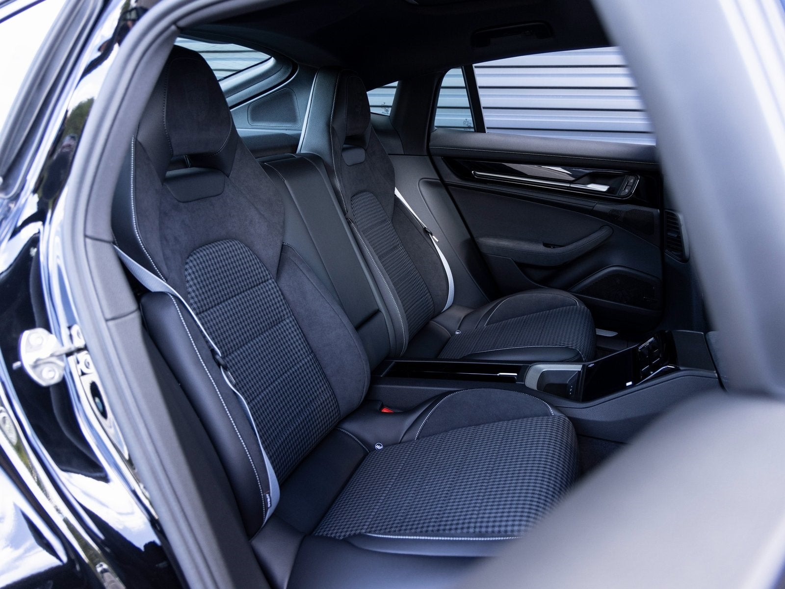 2025 Porsche Panamera Panamera 4 E-Hybrid