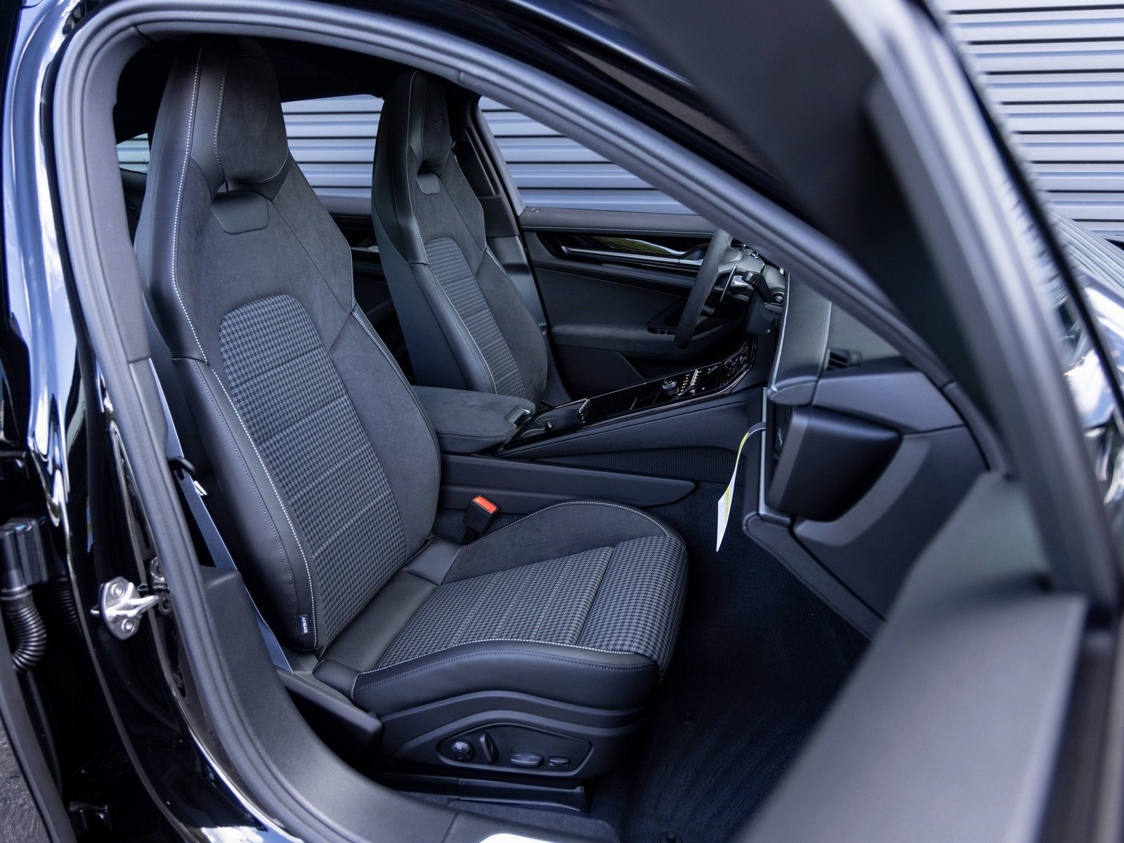 2025 Porsche Panamera Panamera 4 E-Hybrid