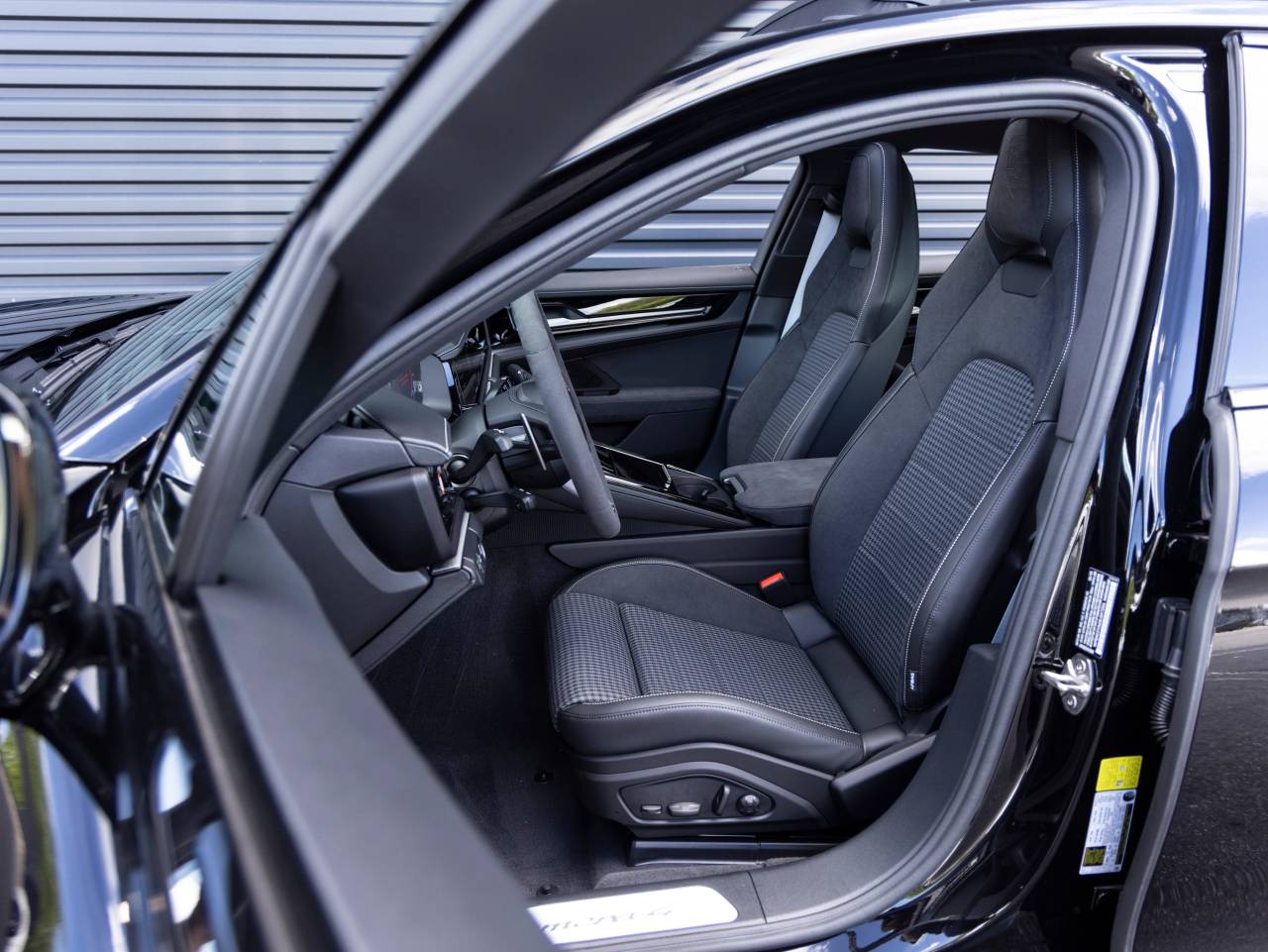 2025 Porsche Panamera Panamera 4 E-Hybrid