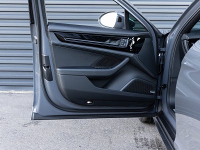 2025 Porsche Panamera Panamera 4 E-Hybrid