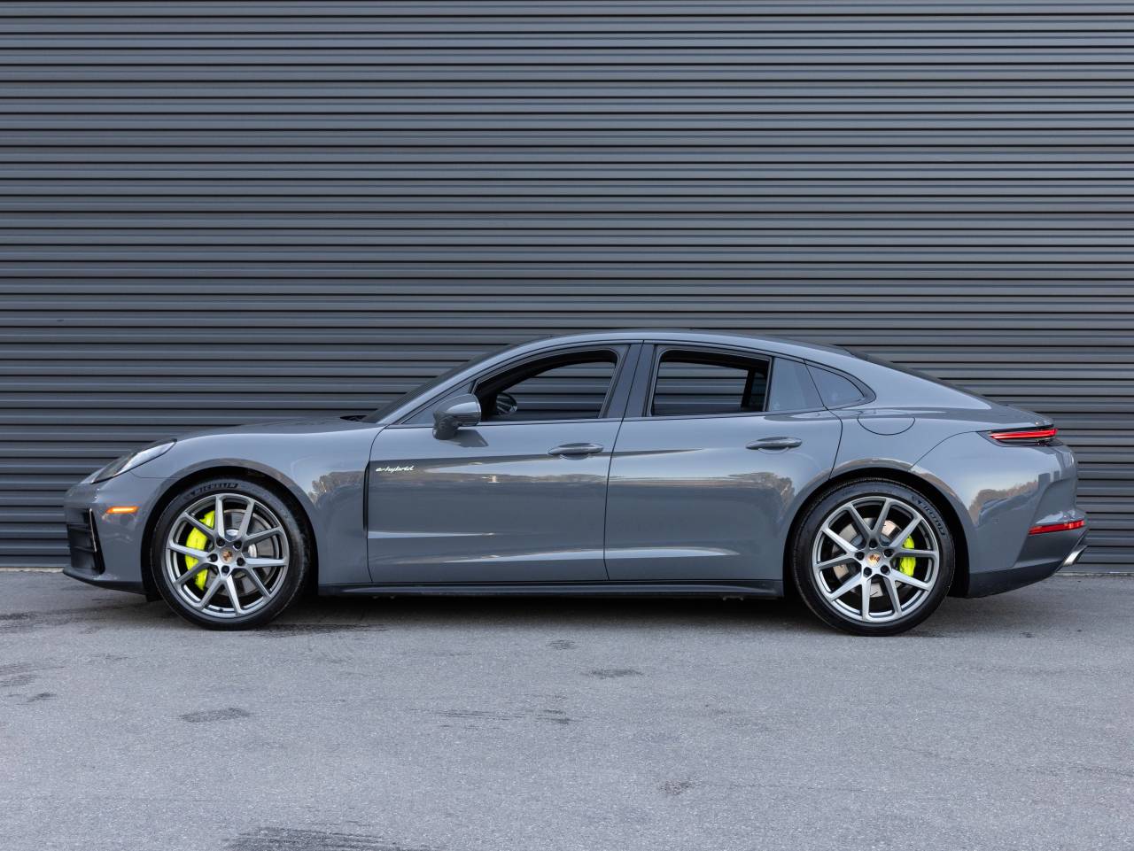 2025 Porsche Panamera Panamera 4 E-Hybrid