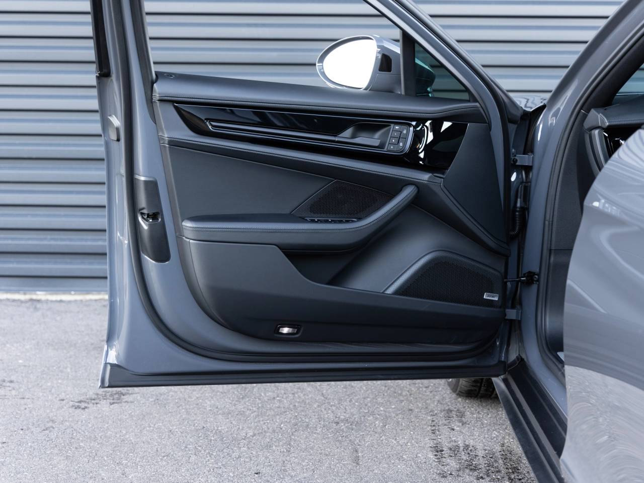 2025 Porsche Panamera Panamera 4 E-Hybrid