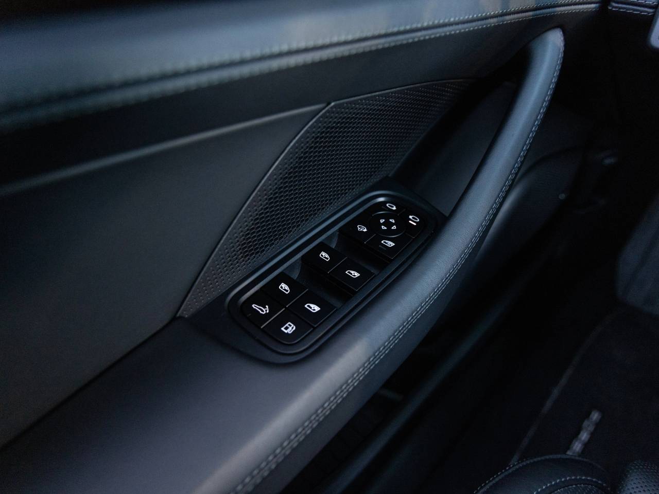 2025 Porsche Panamera Panamera 4 E-Hybrid