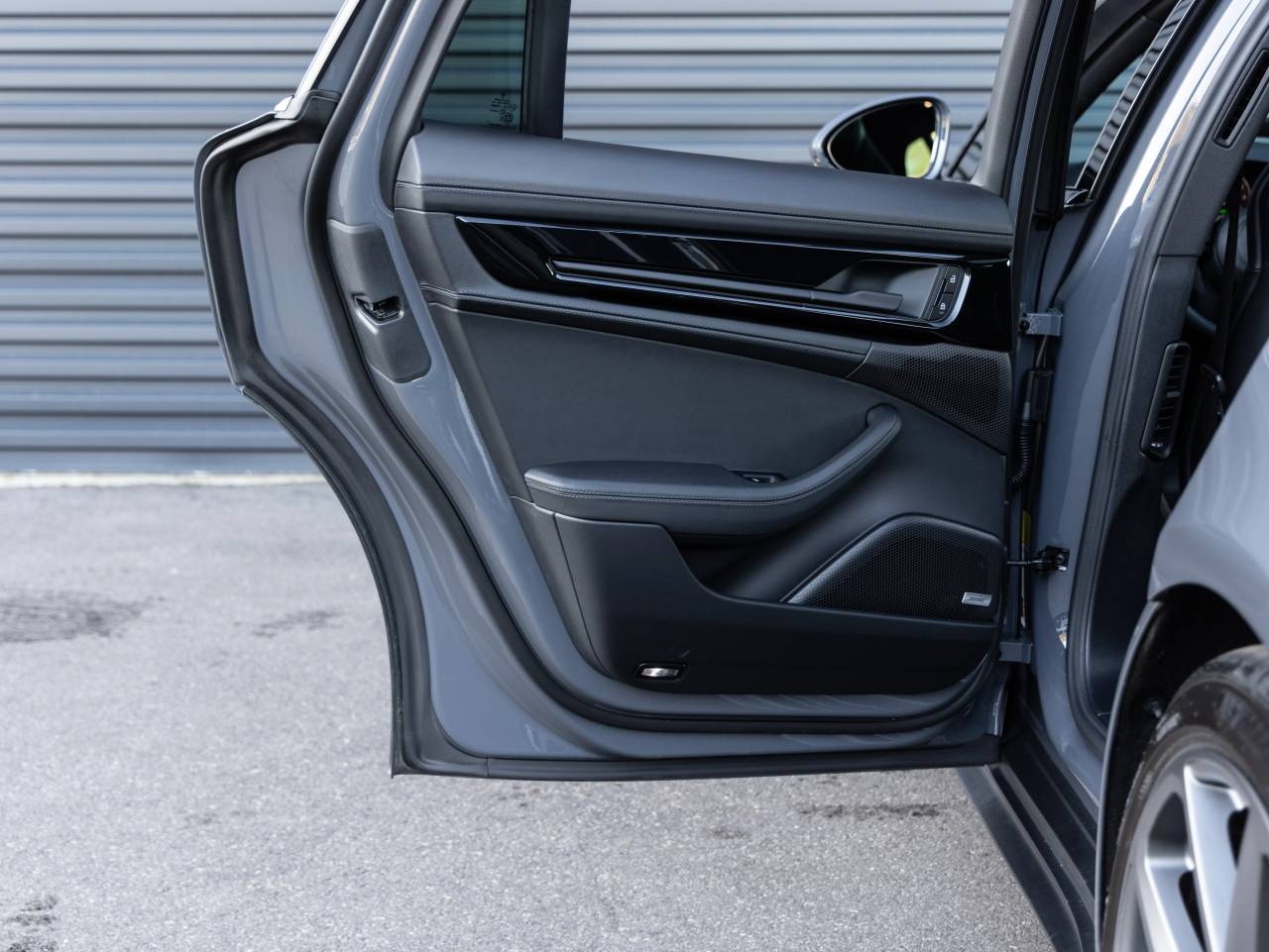 2025 Porsche Panamera Panamera 4 E-Hybrid