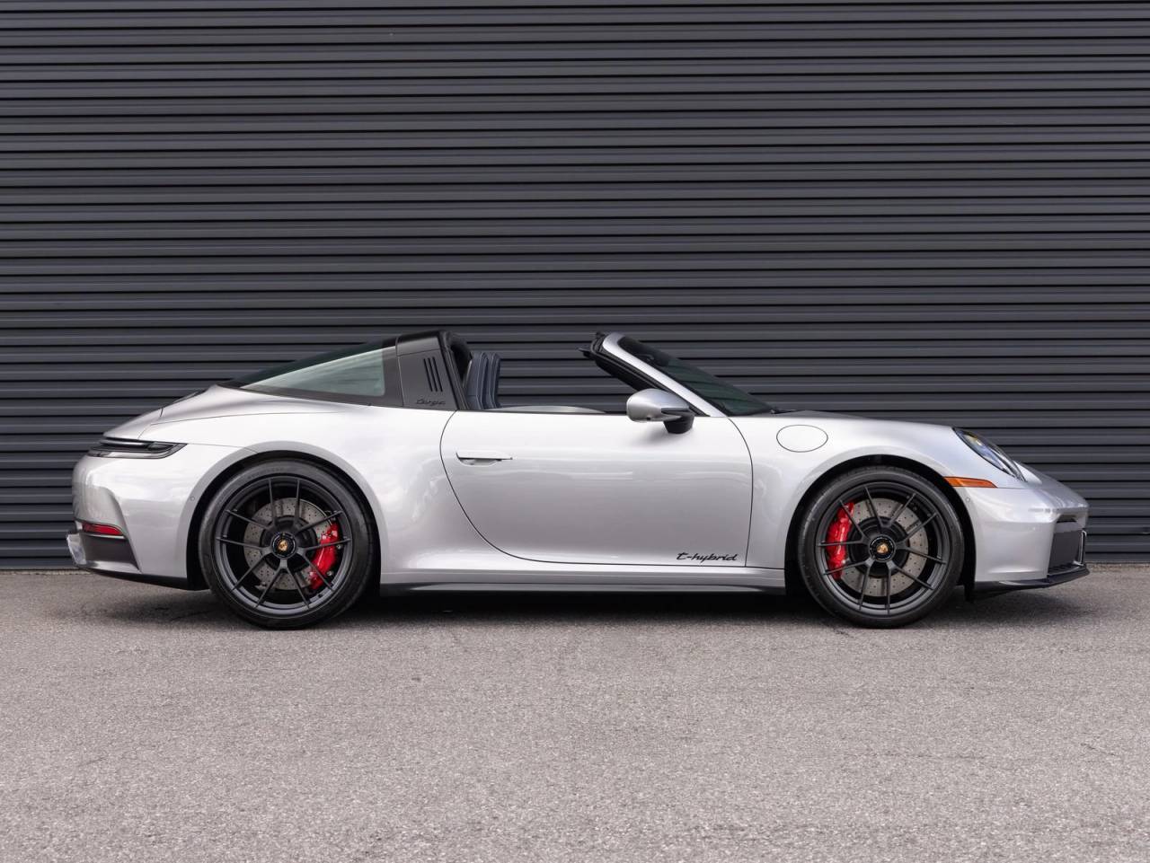 2025 Porsche 911 Targa 4 GTS