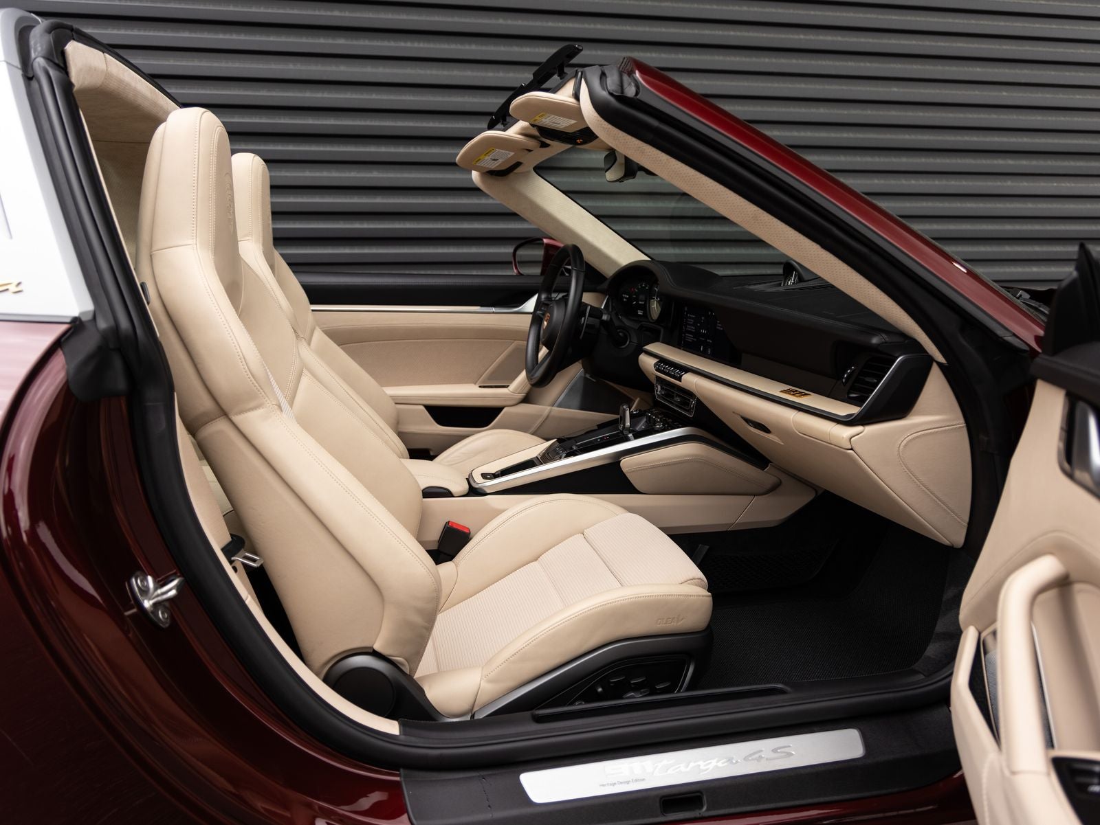 2021 Porsche 911 Targa 4S Heritage Design Edition