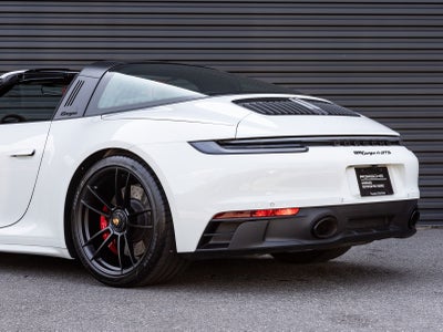 2024 Porsche 911 4 GTS