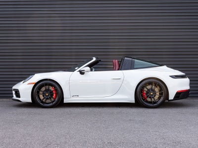 2024 Porsche 911 4 GTS