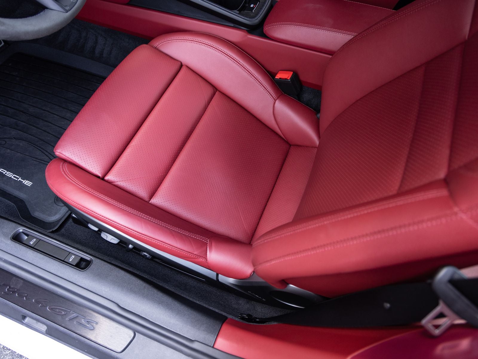 2024 Porsche 911 4 GTS