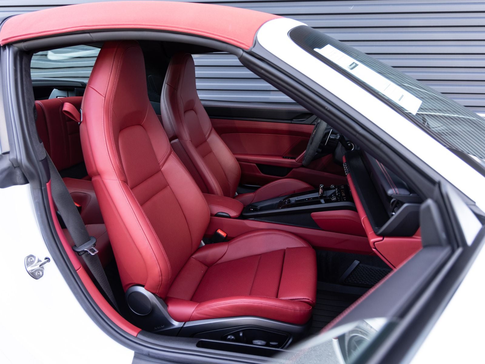 2024 Porsche 911 4 GTS