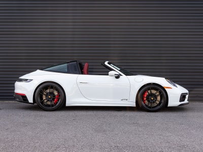 2024 Porsche 911 4 GTS