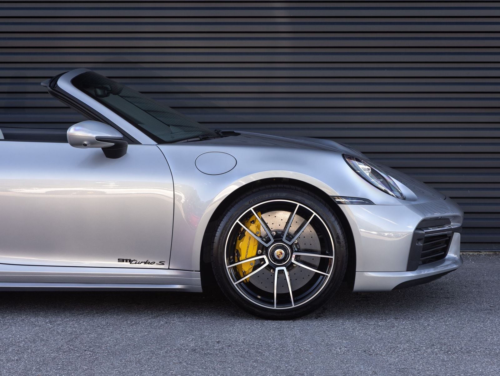 2021 Porsche 911 Turbo S Cabriolet