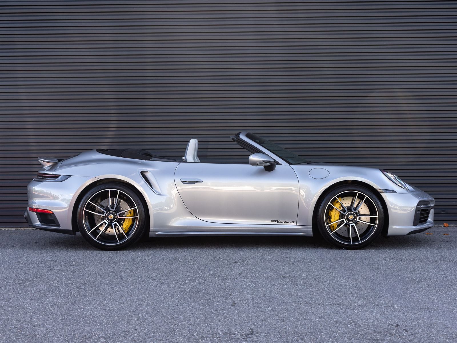 2021 Porsche 911 Turbo S Cabriolet