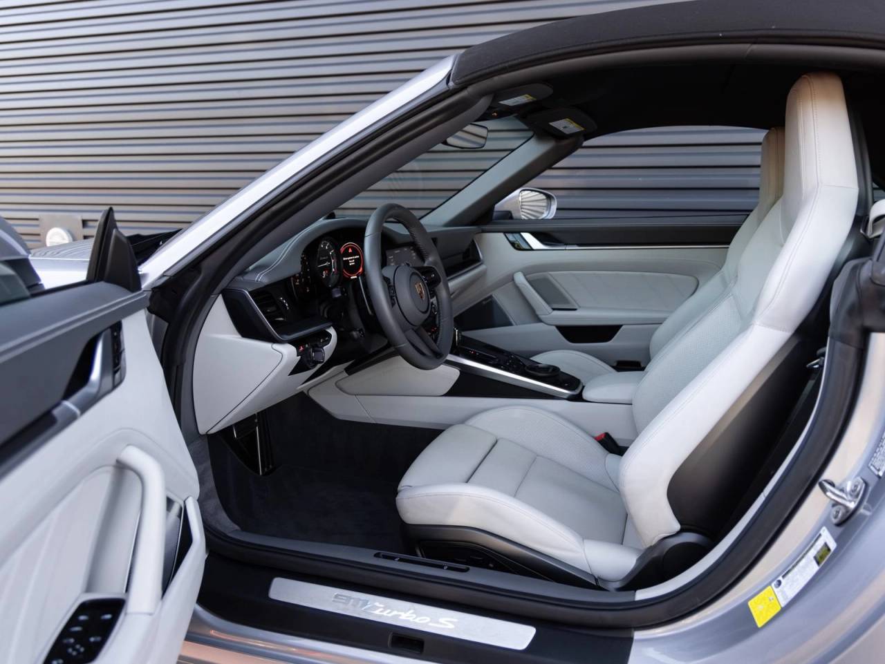 2021 Porsche 911 Turbo S Cabriolet
