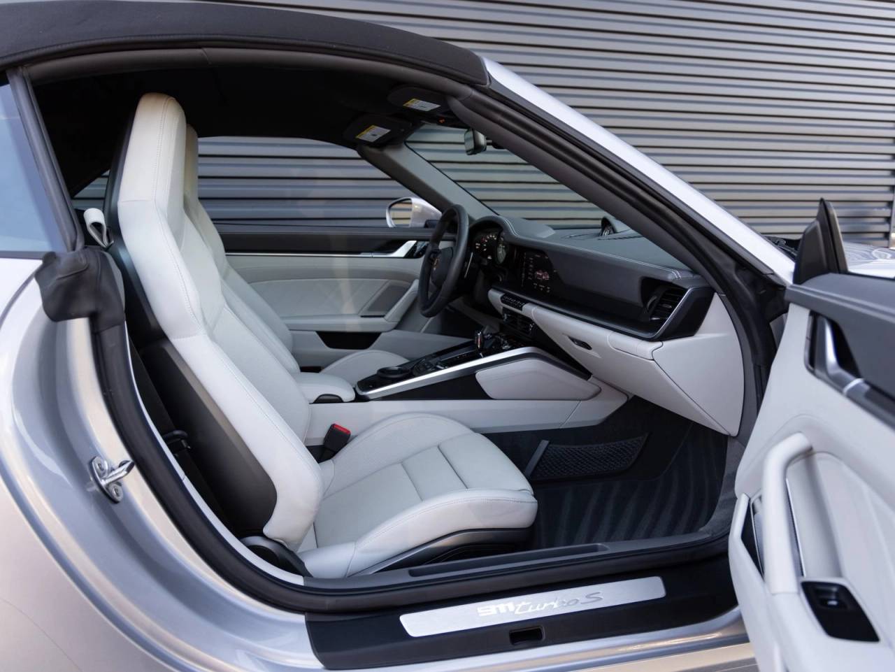 2021 Porsche 911 Turbo S Cabriolet
