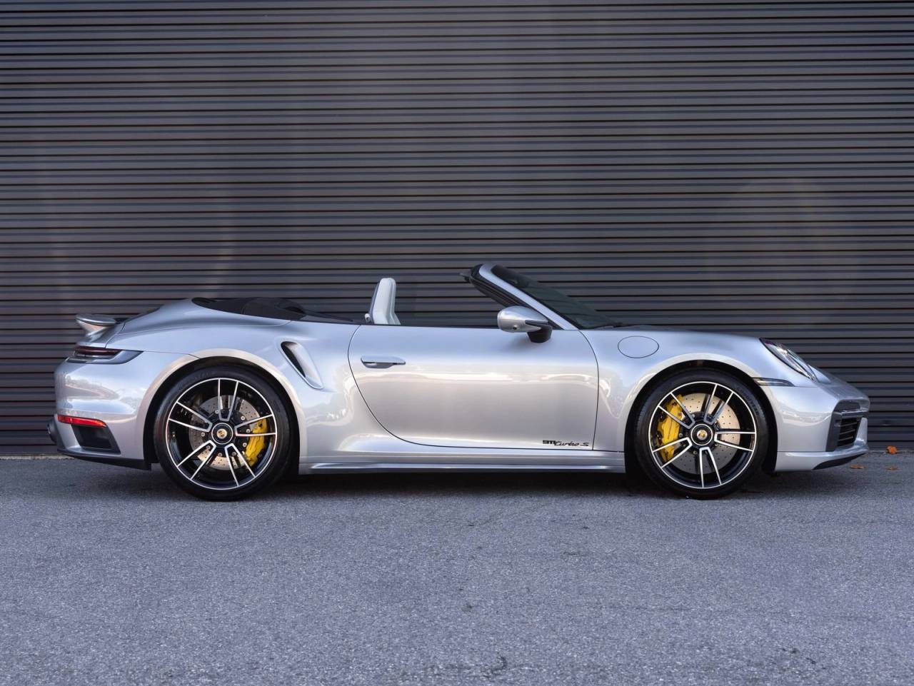 2021 Porsche 911 Turbo S Cabriolet