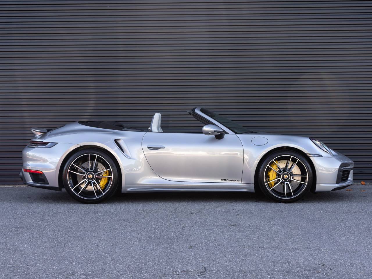 2021 Porsche 911 Turbo S Cabriolet