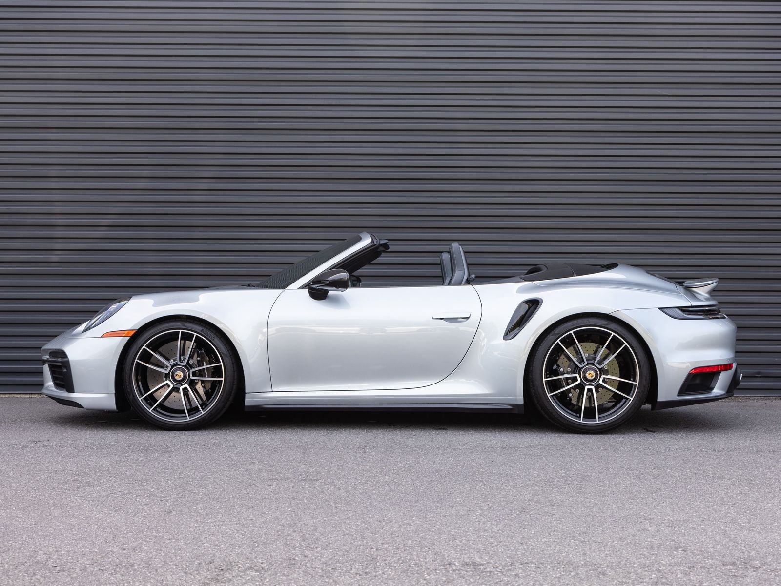 2022 Porsche 911 911 Turbo S Cabriolet (MY22)
