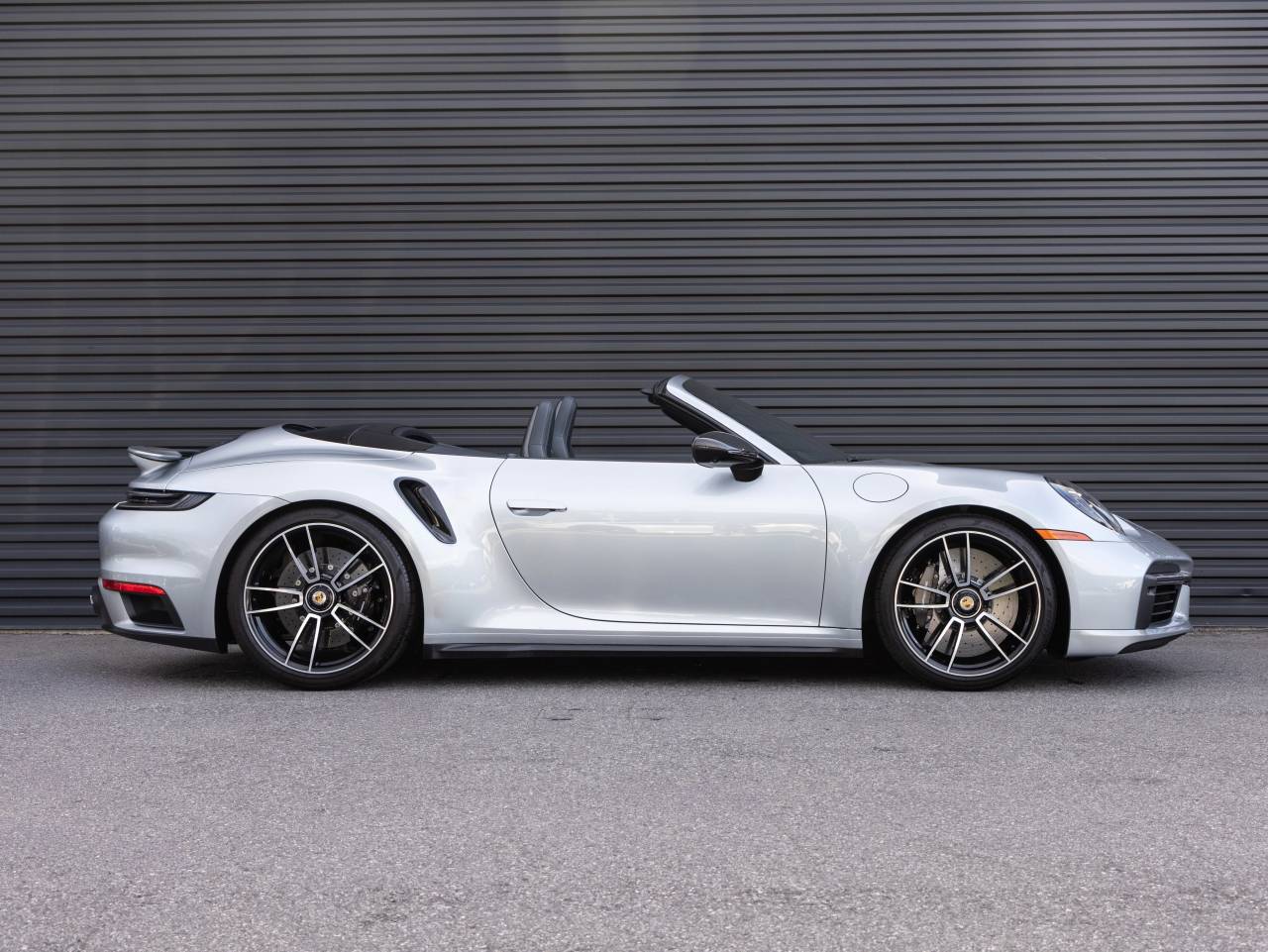 2022 Porsche 911 911 Turbo S Cabriolet (MY22)