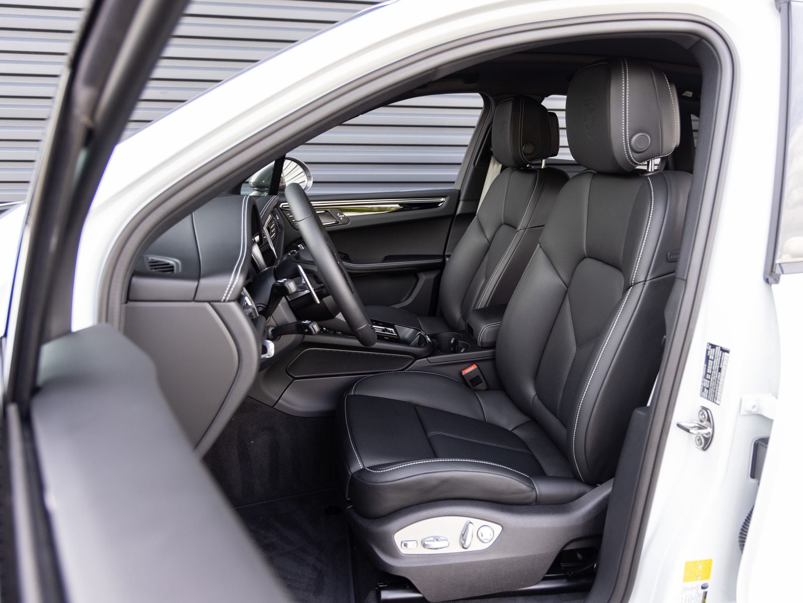 2026 Porsche Macan Macan T